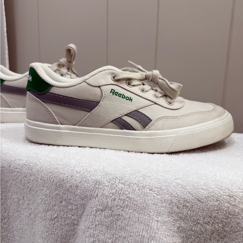 Kids youth shoes